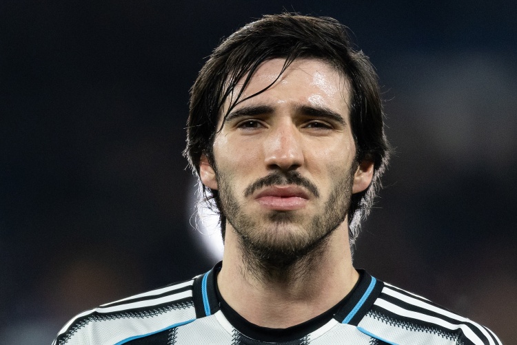 世界杯直播官网下载-莫雷托：纽卡为托纳利要价超过9000万欧，多家英超豪门愿意支付